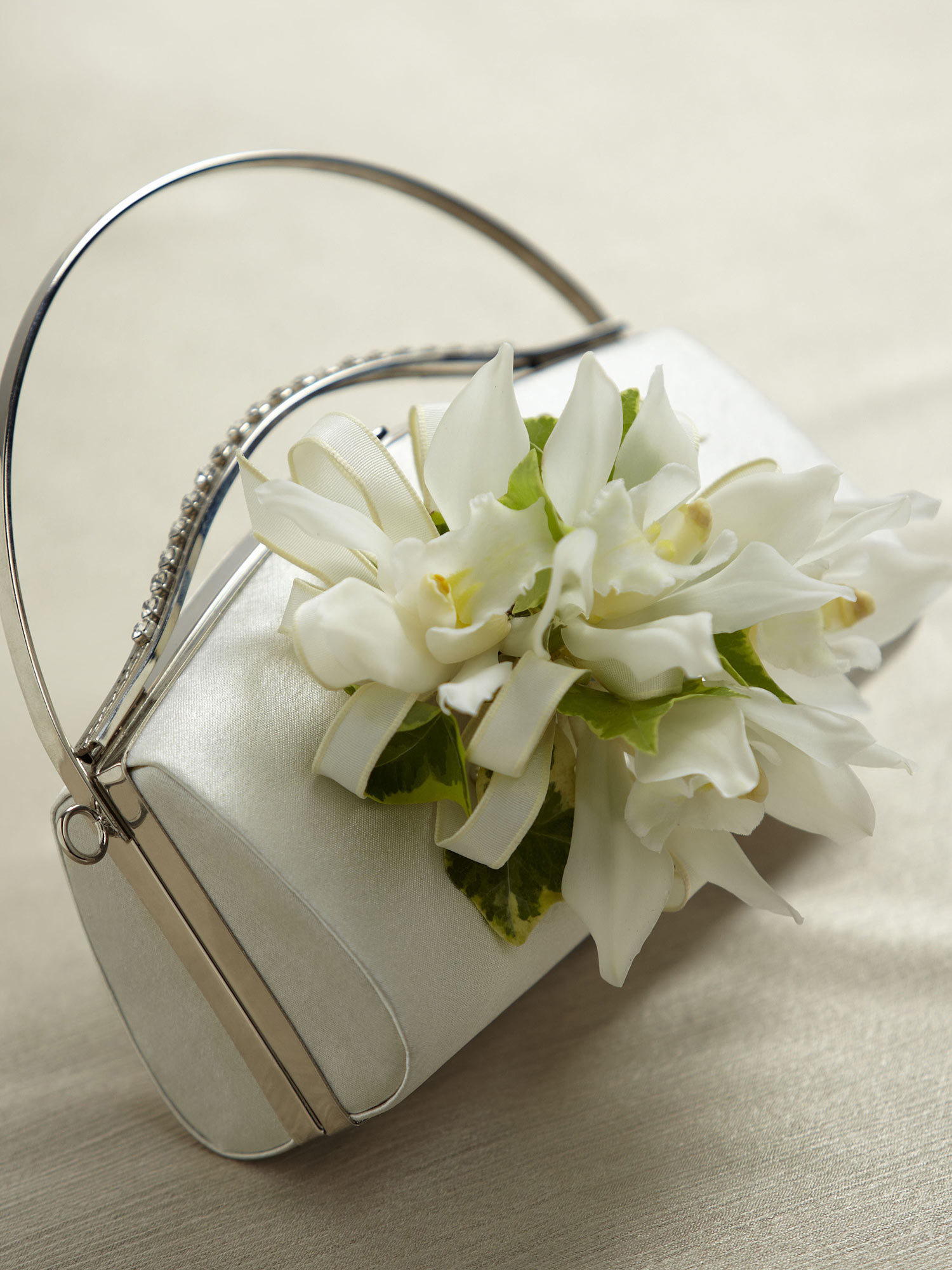 Elegant White Handbag Corsage-0