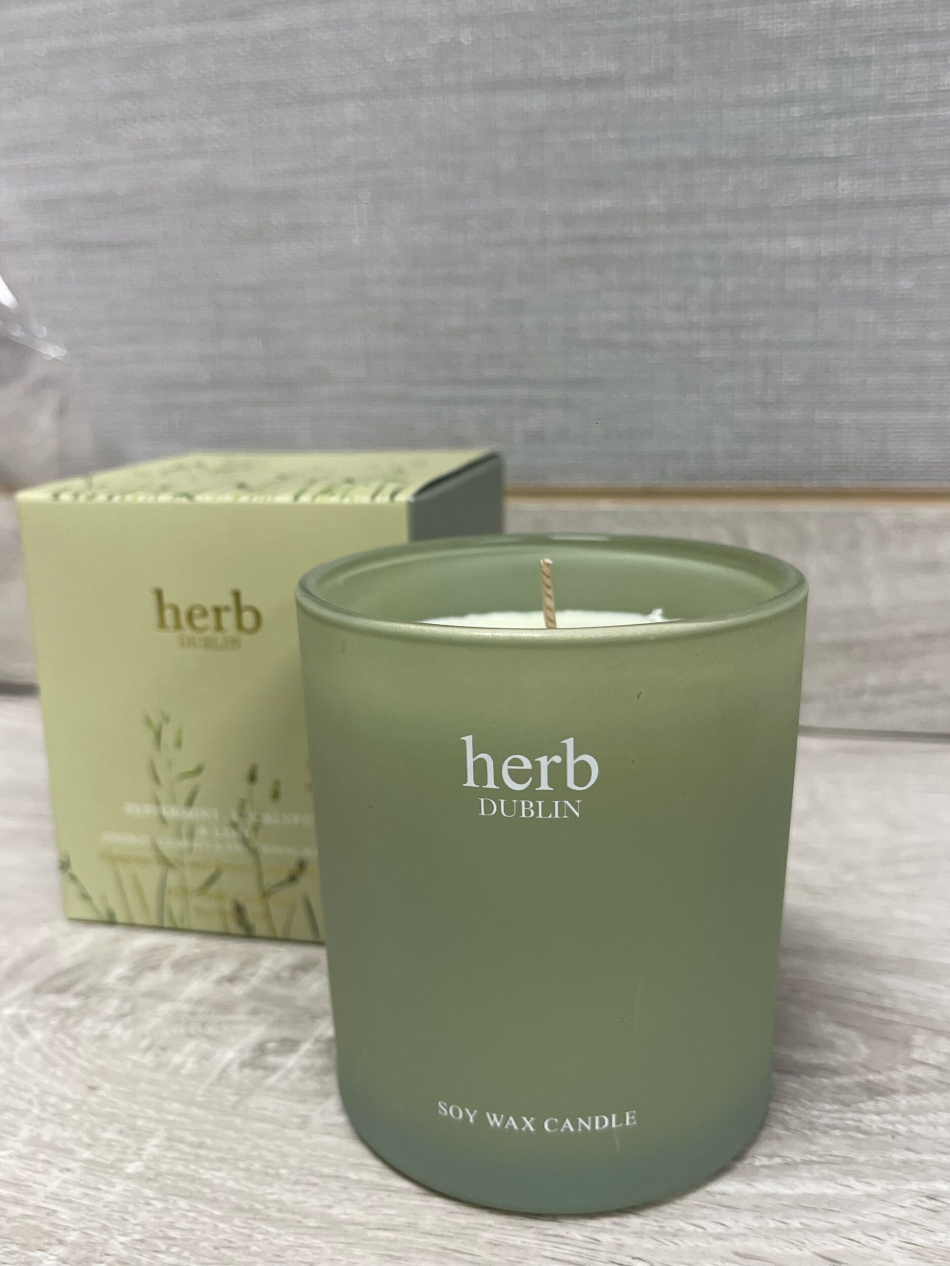 Green Candle (Peppermint, Eucalyptus & Lime)